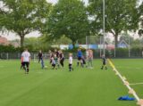 Laatste training S.K.N.W.K. JO7-1 van seizoen 2022-2023 (partijtje tegen de ouders) (5/130)